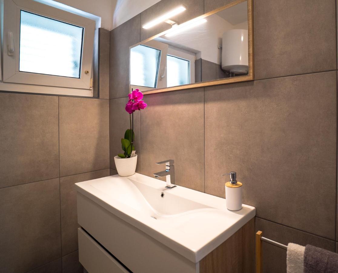 Sea Lover Apartment Zára Kültér fotó